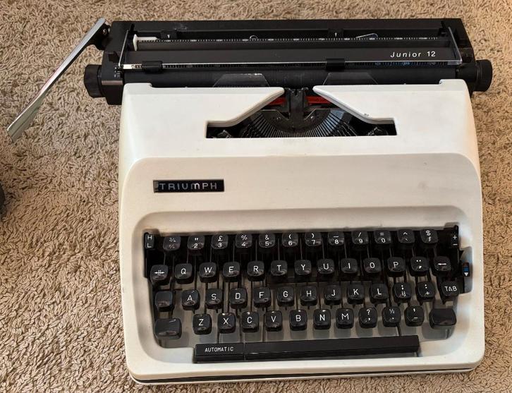 Triumph Junior 12 Lint Typemachine, Diversen, Typemachines, Gebruikt, Ophalen of Verzenden