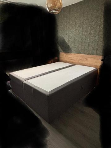 Boxspring bed 1,60x200 beschikbaar voor biedingen