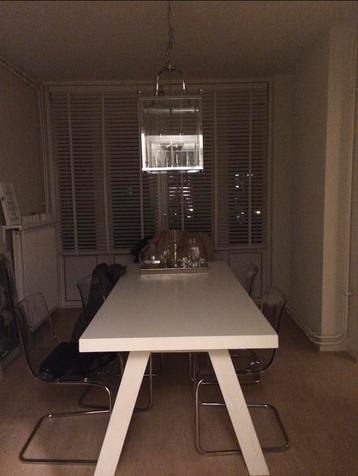 Eettafel hout wit beschikbaar voor biedingen