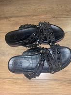 Louboutin slippers, Ophalen of Verzenden, Zo goed als nieuw, Zwart
