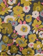 Crepe grijs flowers, Overige materialen, 120 cm of meer, Ophalen of Verzenden, Grijs