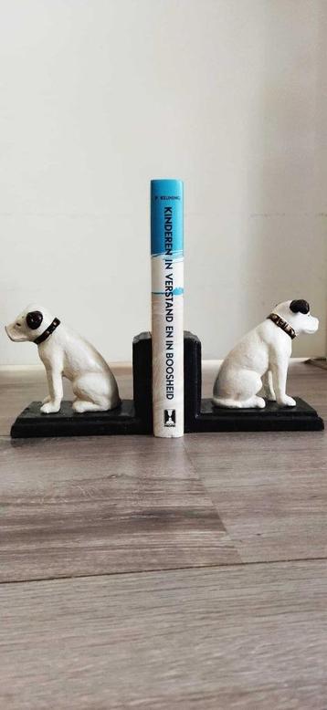Gietijzeren boekensteunen Victor(his masters voice) beschikbaar voor biedingen