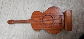 Houten Decoratieve Gitaar (20cm) beschikbaar voor biedingen