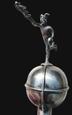 Antiek Zilveren Miniatuur Minerva op Wereldbol, Verzenden