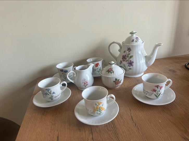 Libelle exclusief wilde bloemen, Antiek en Kunst, Antiek | Servies compleet, Ophalen of Verzenden