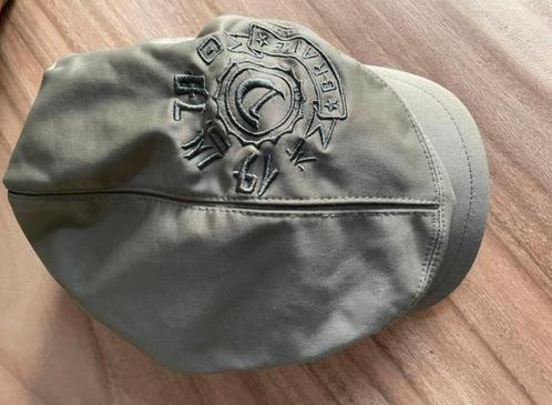 2 petten van het merk Diesel zie omschrijving, Kinderen en Baby's, Kinderkleding | Petten en Hoeden, Zo goed als nieuw, Jongen of Meisje