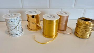 7 rollen Cadeaulint Krullint beschikbaar voor biedingen