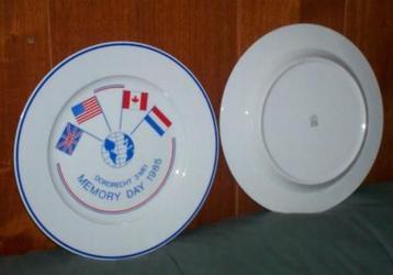 2 borden memory day dordrecht 3 mei 1985 ongeveer 27 cm beschikbaar voor biedingen