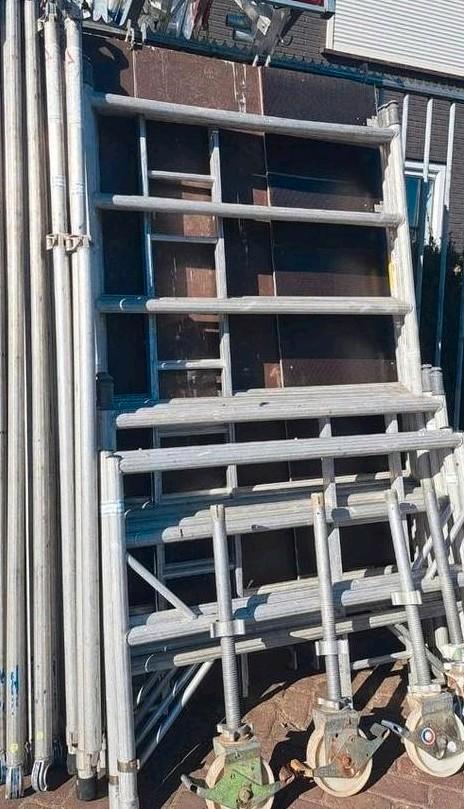 Te koop aluminium rolsteiger Werkhoogte 8.20 mtr, Doe-het-zelf en Verbouw, Steigers, Gebruikt, Rolsteiger of Kamersteiger, 5 meter of hoger