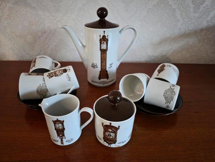 Servies met Klokken Design, Huis en Inrichting, Keuken | Servies, Zo goed als nieuw, Kop(pen) en/of Schotel(s), Overige stijlen
