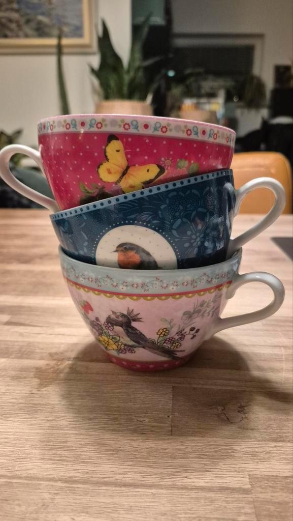 3 Vrolijke Albert Heijn Mokken - voor thee, koffie en soep, Huis en Inrichting, Keuken | Servies, Gebruikt, Kop(pen) en/of Schotel(s)