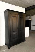 Mooie strakke zwarte 2 deurs kast, Antiek en Kunst, Antiek | Meubels | Kasten, Ophalen of Verzenden