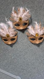 Goudkleurige maskers met veren, Ophalen of Verzenden