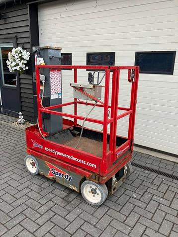 Skyjack SJ12 kolomhoogwerker. Hoogwerker schaarlift beschikbaar voor biedingen