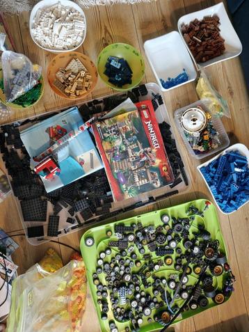 Grote bak lego beschikbaar voor biedingen