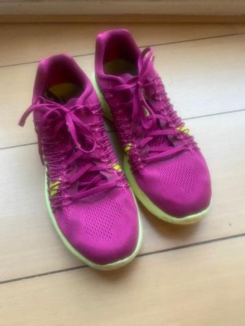 NIKE Road Flywire pink-yellow maat 41