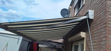 Zonnescherm  beschikbaar voor biedingen