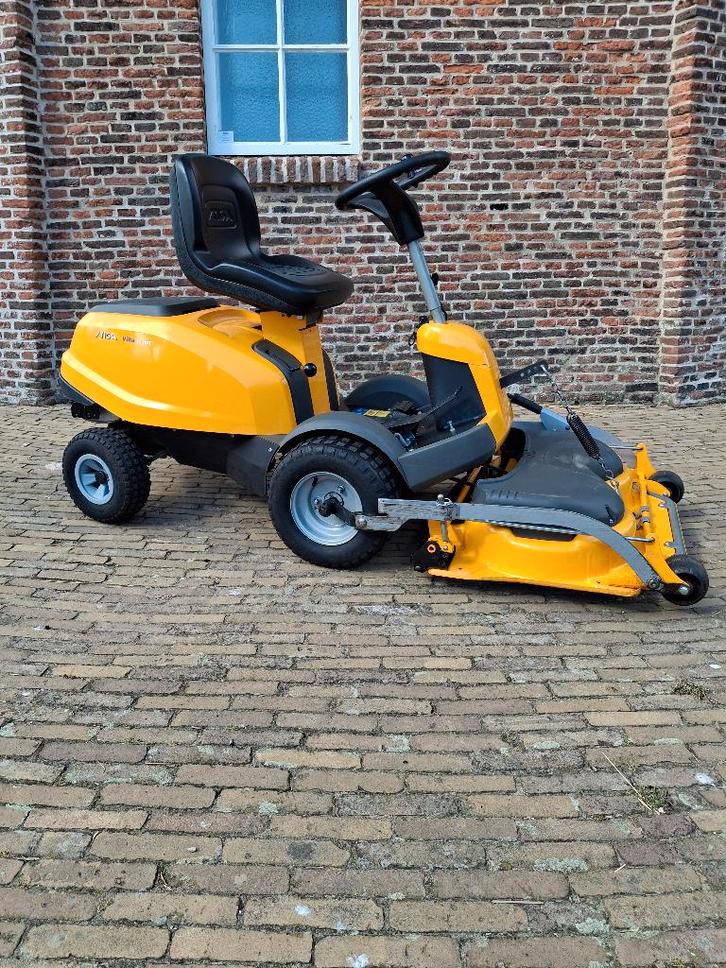 Stiga Villa 14 HST, Tuin en Terras, Zitmaaiers, Zo goed als nieuw, Minder dan 90 cm, Elektrische starter, Mulchfunctie, Versnellingen
