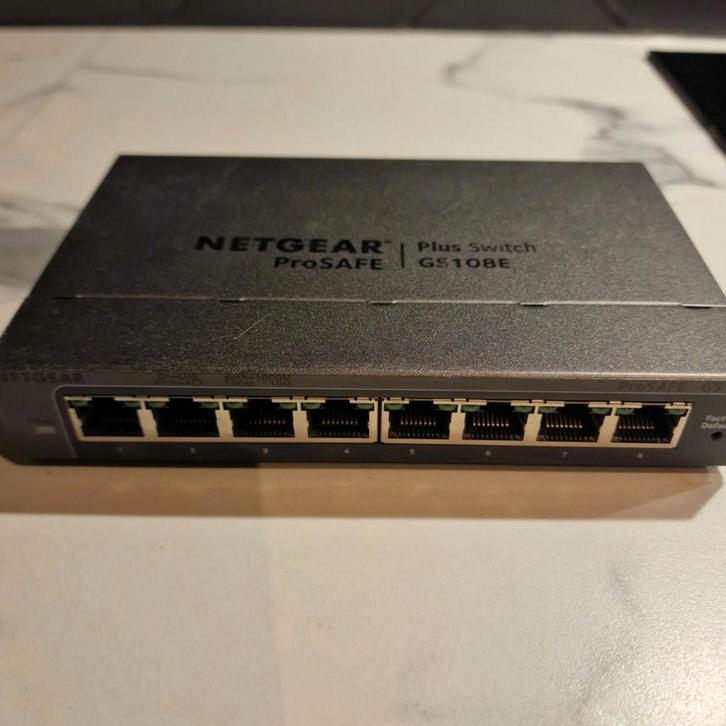 Netgear Prosafe GS108E Switch, Computers en Software, Netwerk switches, Gebruikt, Ophalen of Verzenden
