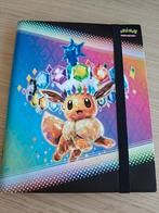 Nieuwe lege prismatic eevee Pokémon map, Ophalen of Verzenden, Zo goed als nieuw, Boek of Catalogus, Foil