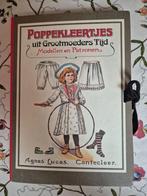 Poppenkleertjes uit oma's tijd, met foto's, Ophalen, Zo goed als nieuw, Kind, Overige merken