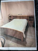 Te koop aangeboden 2 persoons bed licht eiken., Huis en Inrichting, Slaapkamer | Bedden, Ophalen, Beige, Tweepersoons, 200 cm