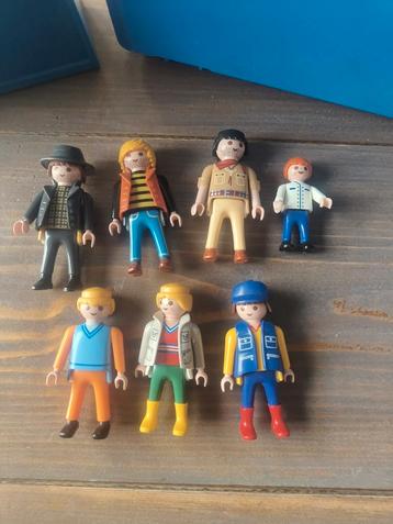 Playmobil poppetjes en opbergkoffertjes beschikbaar voor biedingen