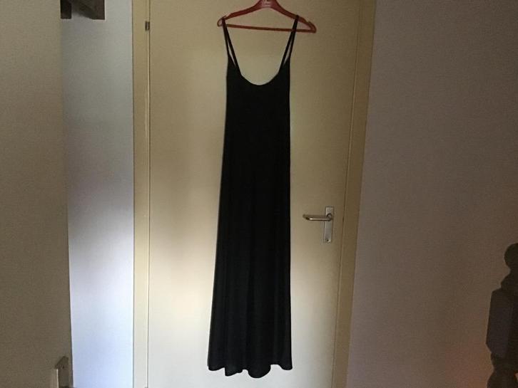 Mooie zijdeachtige lange jurk, maat 12 is maat 38, Kleding | Dames, Gelegenheidskleding, Zo goed als nieuw, Galajurk, Maat 38/40 (M)