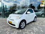 Toyota IQ 1.0 VVTi Comfort, Airco, Navi, Bluetooth, Auto's, Toyota, Parkeersensor, Stof, Gebruikt, Zwart