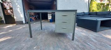 Retro vintage stalen bureau Asmeta beschikbaar voor biedingen