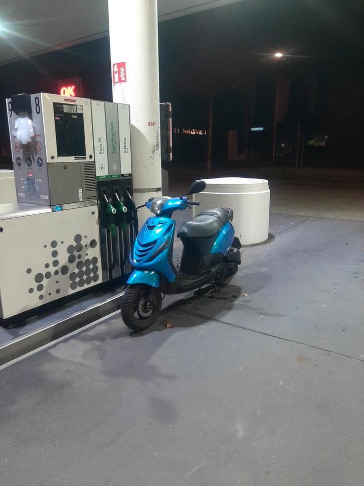 Scooter service hierden, Fietsen en Brommers, Scooters | Piaggio, Nieuw, Overige modellen, Elektrisch, Ophalen