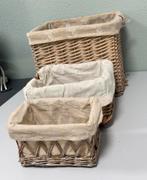 3x Vintage riet Rieten gevlochten mand manden opberg-bakken, Huis en Inrichting, Woonaccessoires | Schalen en Manden, Mand, Ophalen of Verzenden