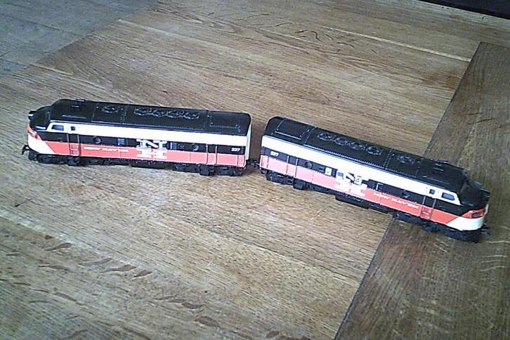 Marklin HO 2-delige Diesellok USA New Haven nr. 3062 en 4062, Hobby en Vrije tijd, Modeltreinen | H0, Gebruikt, Locomotief, Wisselstroom