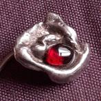 Mooie Dasspeld met Granaat