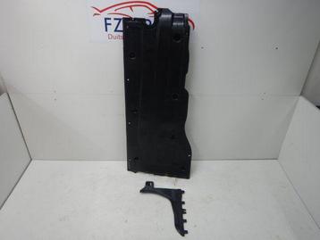 VW Golf 8 GTI/R Bodemplaat Rechts 5WA825202H beschikbaar voor biedingen