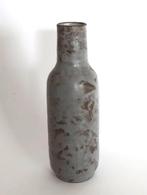 Vaasje cilinder met smalle hals Nel Goedhart, Ophalen, Gebruikt, Overige kleuren, Aardewerk of Porselein