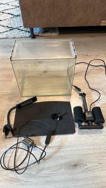 Aquarium set - +- 15L beschikbaar voor biedingen