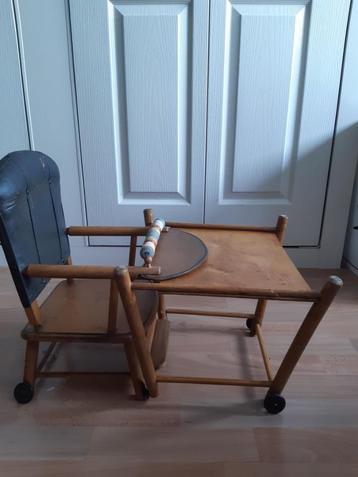 antieke poppenstoel 77 cm. hoog beschikbaar voor biedingen