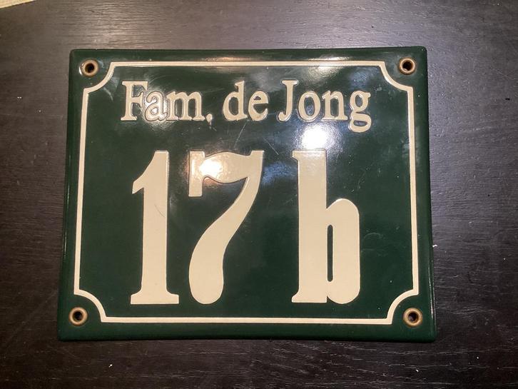 Emaille bord huisnummer 17 B Fam.de Jong NAGENOEG NIEUW, Antiek en Kunst, Antiek | Emaille, Ophalen of Verzenden