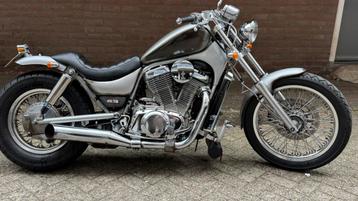 Suzuki Intruder VS 700 bj 1985 km stand 71005 / 44121 mile beschikbaar voor biedingen