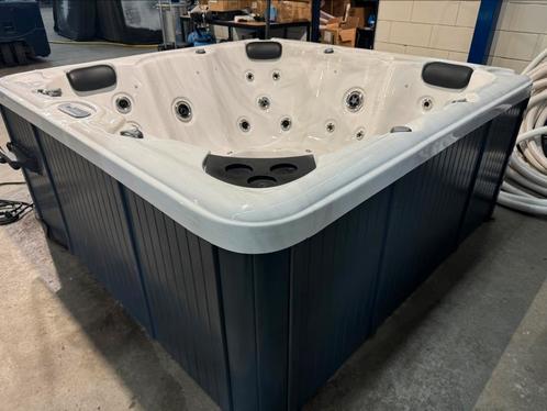 Jacuzzi Sunspa balboa 2 lig en 3 zit Nieuwstaat, Tuin en Terras, Bubbelbaden en Hottubs, Zo goed als nieuw, Pomp, Ophalen
