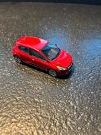 Renault Clio modelauto kleur rood, Ophalen of Verzenden, Zo goed als nieuw, Auto