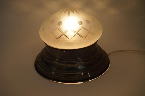 Plafonière Art Déco geslepen mat glazen kap metaal voet, Huis en Inrichting, Lampen | Plafondlampen, Gebruikt, Glas, Kunststof