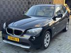 Bmw X1 sDrive18d 2011| ZWART| 17”| 235DKM| NAP| TREKHAAK, Auto's, BMW, Euro 5, Beige, 1445 kg, Zwart