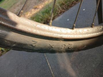 oldtimerband gevraagd 28x2   beschikbaar voor biedingen