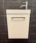 Wit hoogglans toiletmeubel met fontein en kraan, Ophalen, Overige typen, 50 tot 100 cm, Zo goed als nieuw