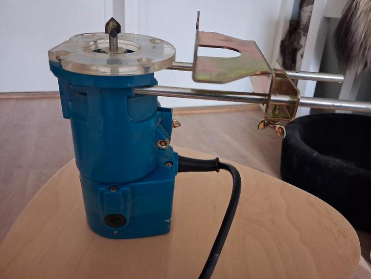 Elektrische bovenfrees, Doe-het-zelf en Verbouw, Gereedschap | Freesmachines, Gebruikt, Elektrisch, Bovenfrees, Ophalen of Verzenden