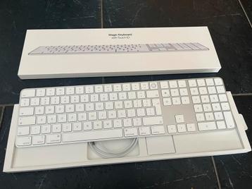 Apple Magic Keyboard met Touch ID en numpad (4 maanden oud) beschikbaar voor biedingen