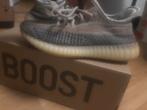Adidas Yeezy Boost 350, Bruin, Ophalen of Verzenden, Sneakers of Gympen, Zo goed als nieuw