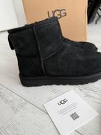 Ugg classic mini 2 maat 38 nieuwstaat, UGG, Zwart, Nieuw, Ophalen of Verzenden
